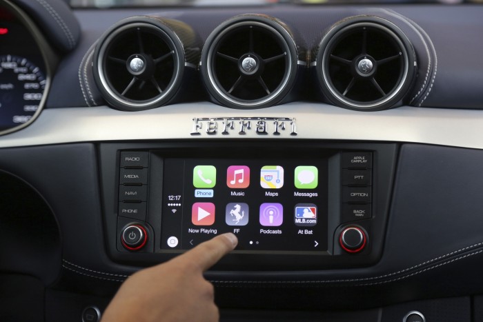 AppleCarPlay