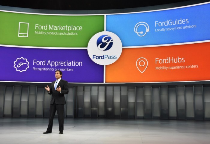 Mark-Fields-introduces-FordPass (1)
