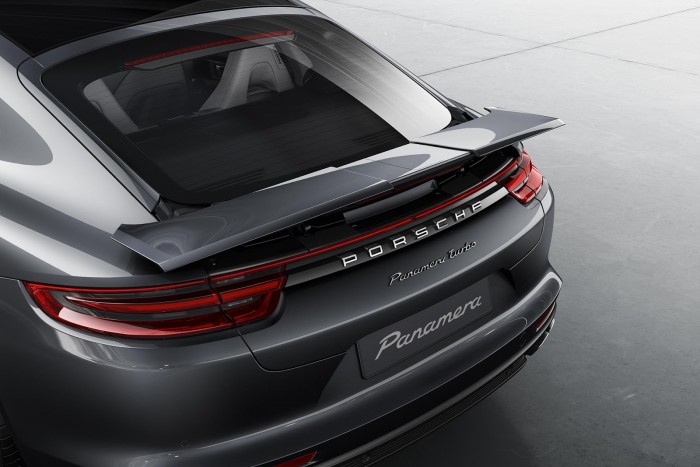 2017_Porsche_Panamera_28