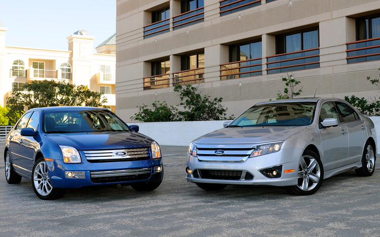 112_0812_01z-2009_ford_fusion_v_2010_ford_fusion-side_by_side