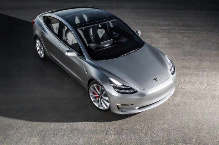 2017-Tesla-Model-3-top-view-e1462810146195