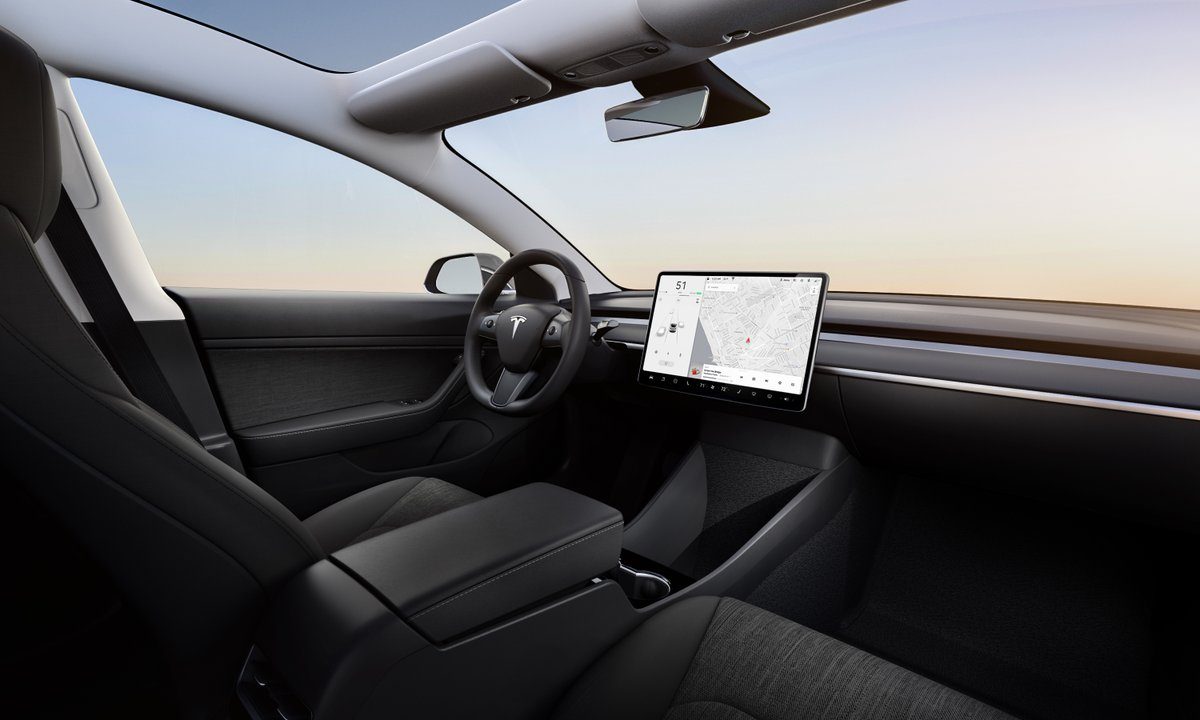 https://electrek.co/wp-content/uploads/sites/3/2019/02/Tesla-model-3-standard-interior.jpeg?quality=82&strip=all
