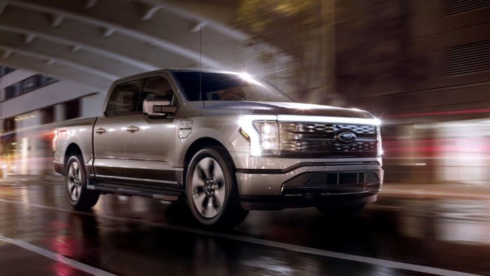 2022-Ford-F-150-Lightning-all-electric-revealed-m