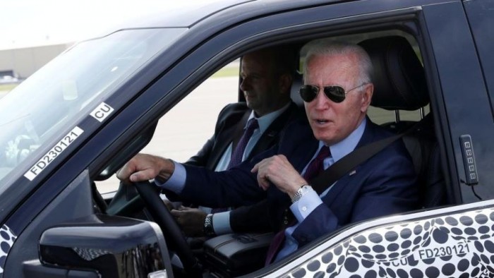 joe-biden-guia-ford-f-150-eletrica-1621428489345_v2_900x506